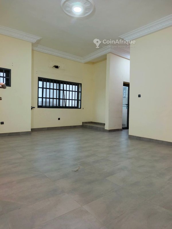 Location appartement 3 chambres salon