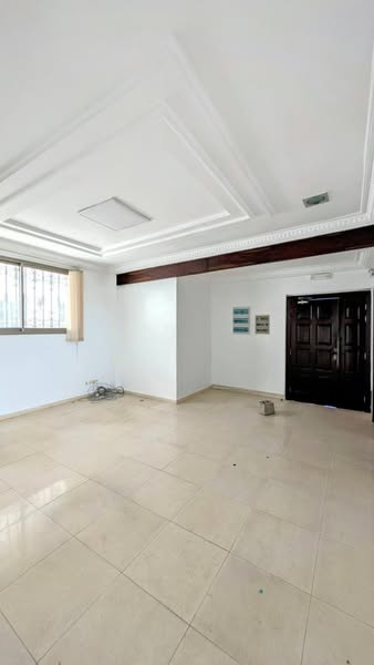 Bureau Spacieux à Louer avec Salle de Réunion