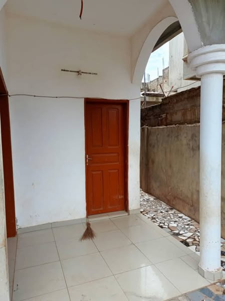 Maison de 3 Pièces avec Accès Véhicule