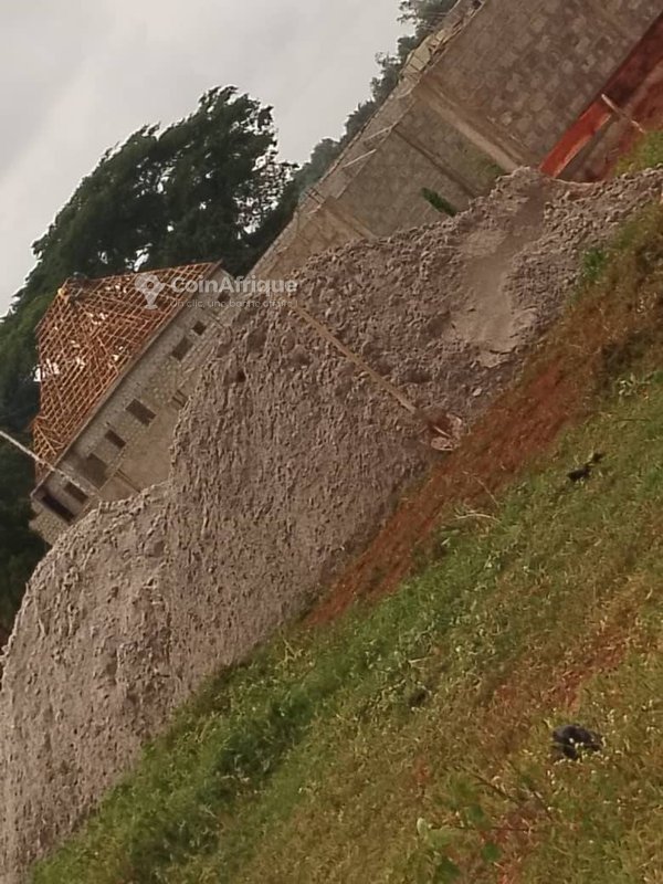 Terrains 350 m²