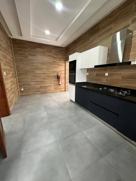 Belle Villa Duplex Moderne Avec Jardin Et Piscine