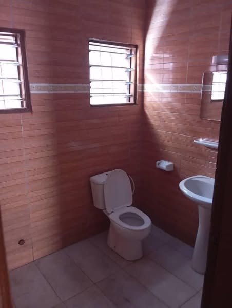 Chambres Salon Sanitaire à Louer