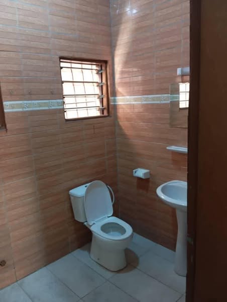 Chambres Salon Sanitaire à Louer