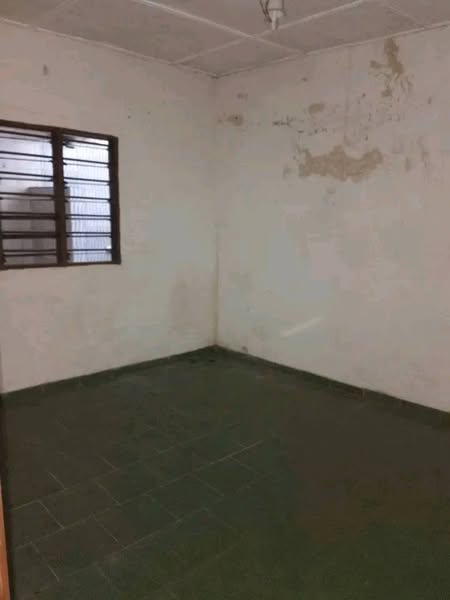 Chambre Salon Sanitaire à Louer