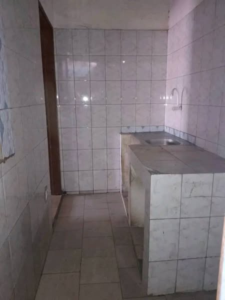 Chambre Salon Sanitaire à Louer