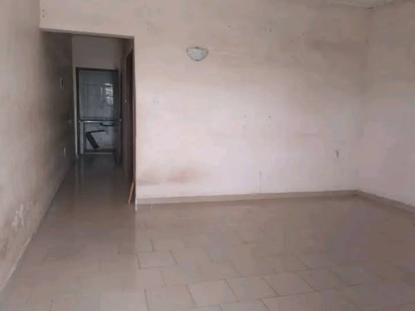 Chambre Salon Sanitaire à Louer