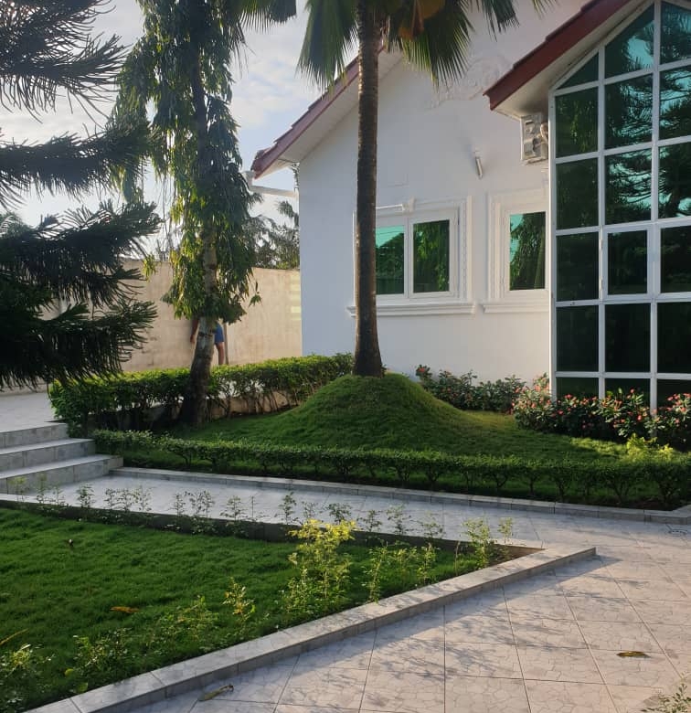 Villa meublée à louer avec jardin