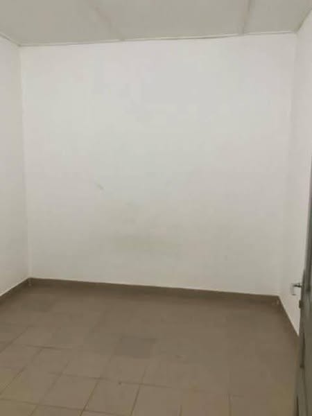 Vaste Chambre Salon Sanitaire à Louer