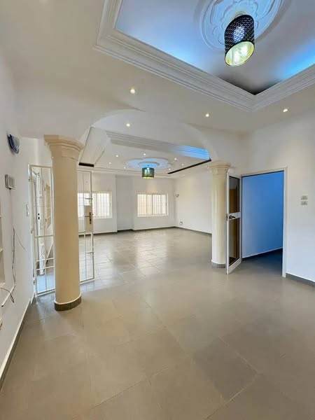 Villa Spacieuse et Fonctionnelle pour Habitation ou Bureau