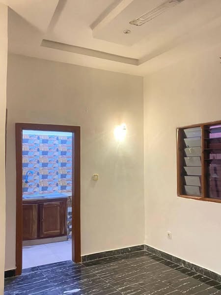 Maison Confortable avec 2 Chambres et Salon