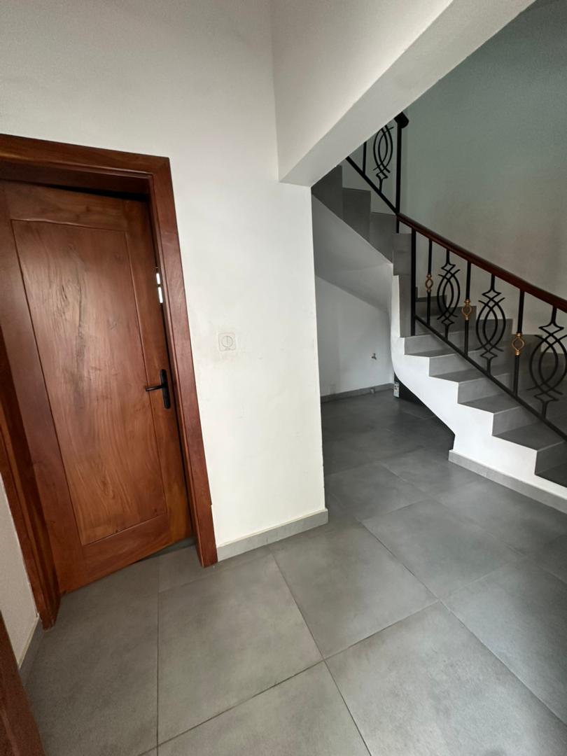 Villa moderne 4 chambres avec piscine à louer