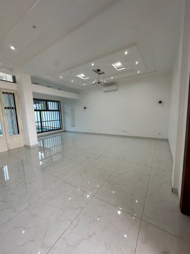 Villa moderne 4 chambres avec piscine à louer