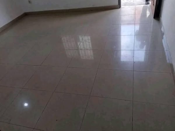 Maison Spacieuse et Propre avec Terrasses