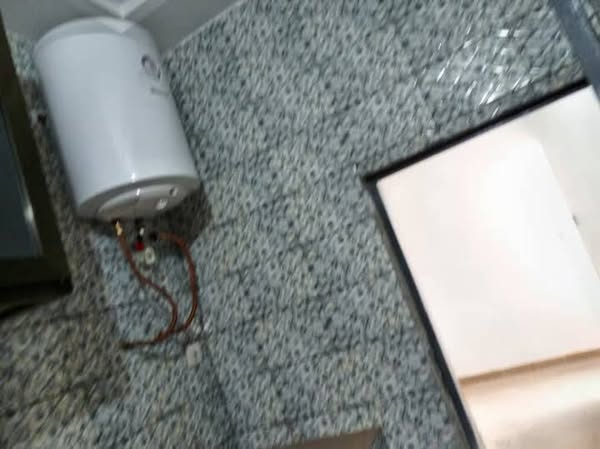 Villa Personnelle de 04 Chambres à Louer