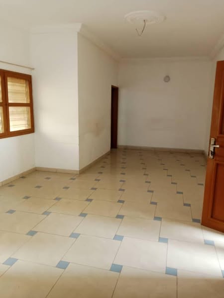 Appartement 2 Chambres, Salon, Sanitaire, Balcon
