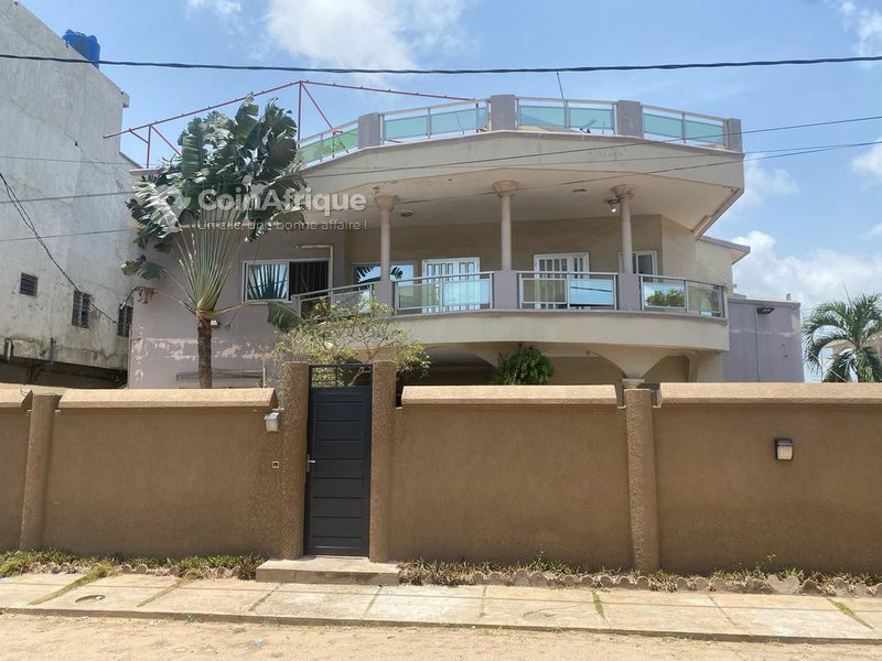 Vente villa 9 pièces