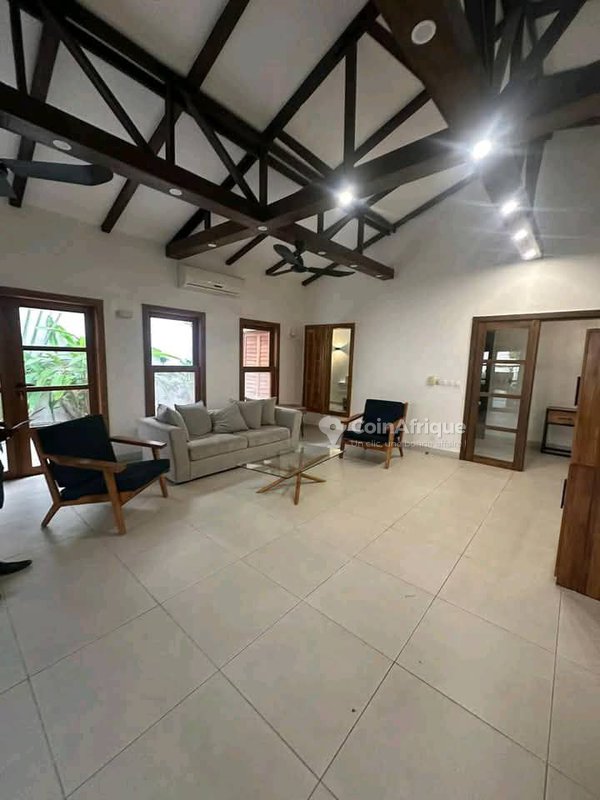 Vente d'une villa de 5 pièces