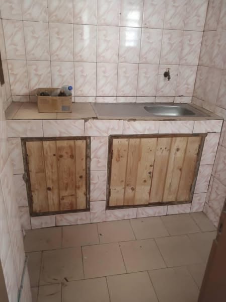 Chambre Salon Sanitaire Propre Avec Balcon