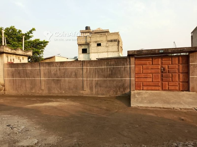 Terrain 470 m²