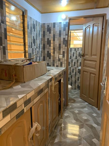 Nouvelle Construction Avec Carreaux Miroir