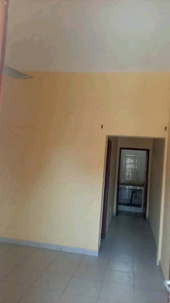 Maison Propre Avec Gardien Et Surveillance
