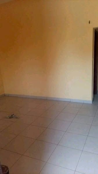 Maison Propre Avec Gardien Et Surveillance
