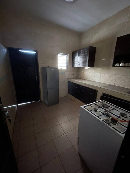 Bel Appartement Meublé de 3 Chambres + Salon
