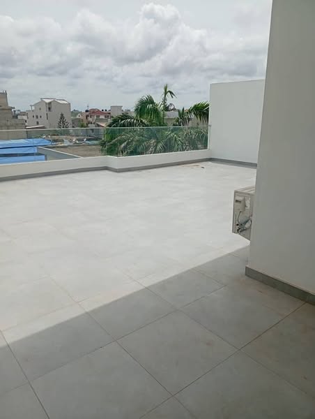Belle Villa avec Jardin, Piscine et 4 Chambres