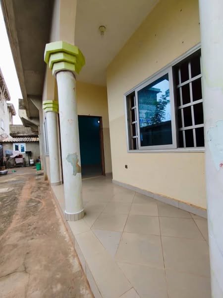 Deux Chambres Salon Sanitaire Dallée Staffée