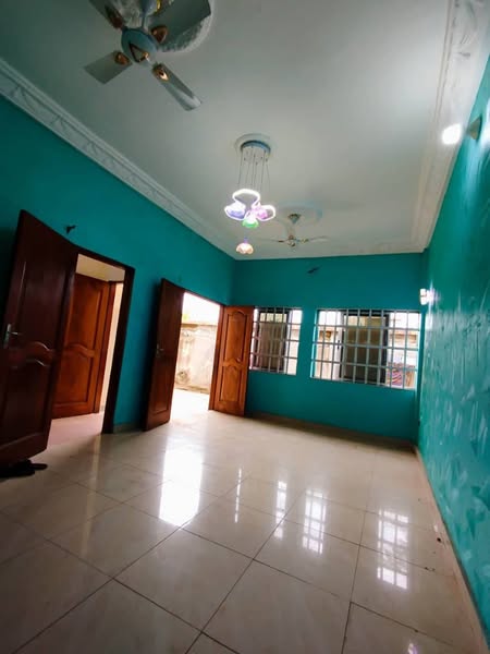 Deux Chambres Salon Sanitaire Dallée Staffée