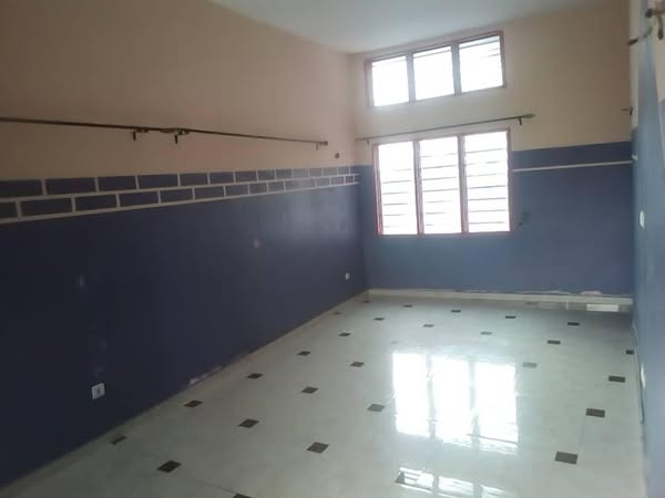 Appartement 3 Chambres Salon Sanitaire Balcon