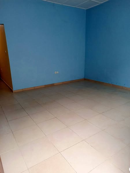 Chambre Salon Sanitaire Vaste à Louer