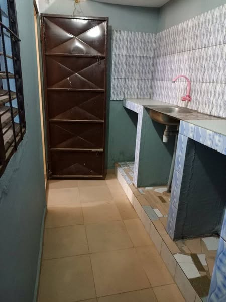 Chambre Salon Sanitaire Vaste à Louer