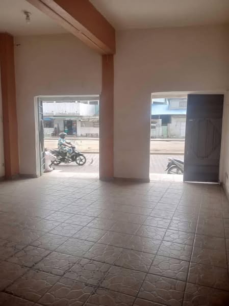 Grande Boutique Sanitaire avec Magasin
