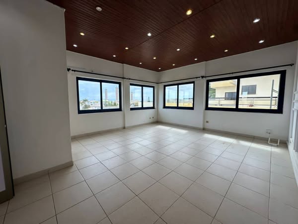 Bureaux spacieux en location