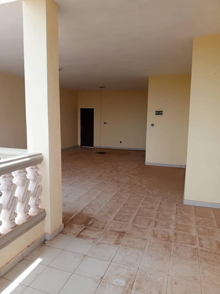 Maison Moderne avec 2 Chambres et Grand Espace