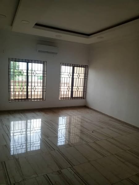 Maison Moderne avec 2 Chambres et Grand Espace