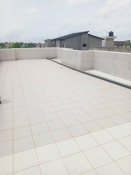 Maison Moderne avec 2 Chambres et Grand Espace