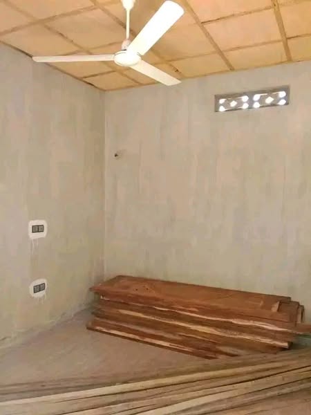 Chambre Salon Sanitaire à Louer