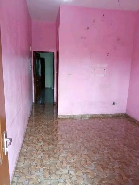 Appartement D'une Chambre Et Salon Sanitaires À Louer