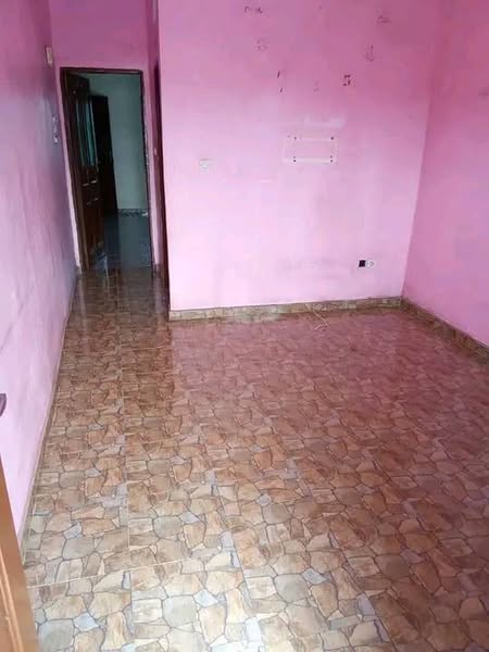 Appartement D'une Chambre Et Salon Sanitaires À Louer
