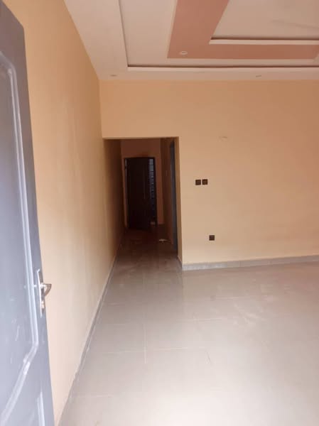 Nouvelle Construction Avec Chambre, Salon, Sanitaire