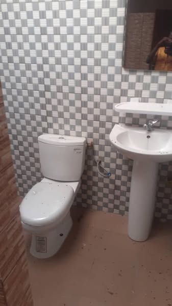 Chambre Salon Sanitaire à Louer