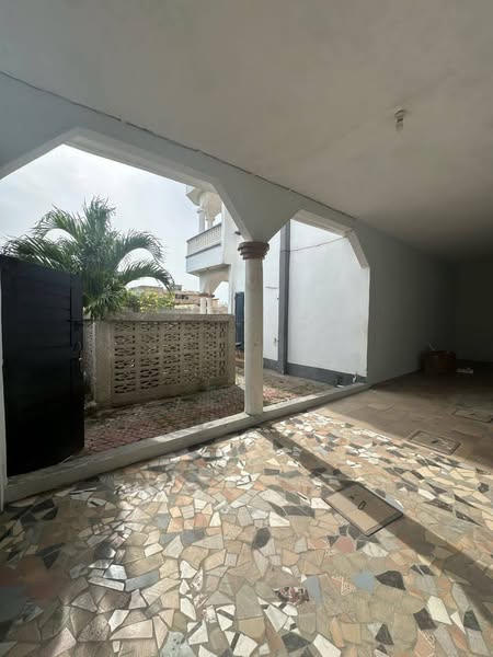 Villa Triplex Climatisée Avec Jardin À Louer