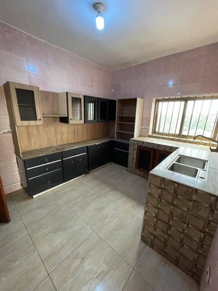 Appartement 3 Chambres Et Salon