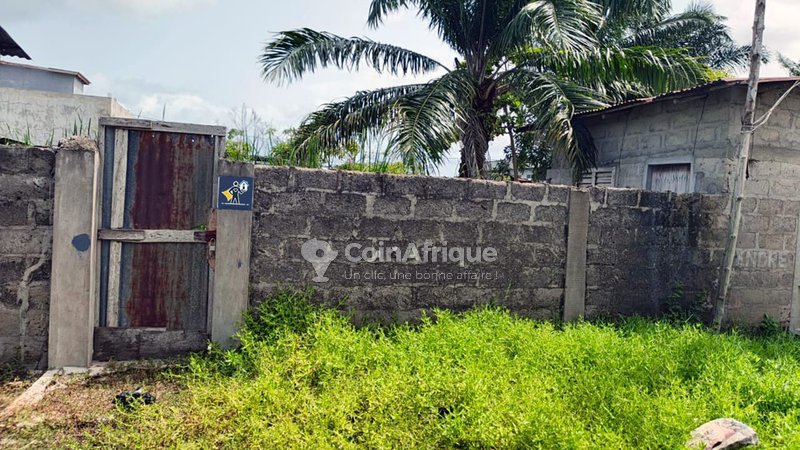 Terrain 396 m²