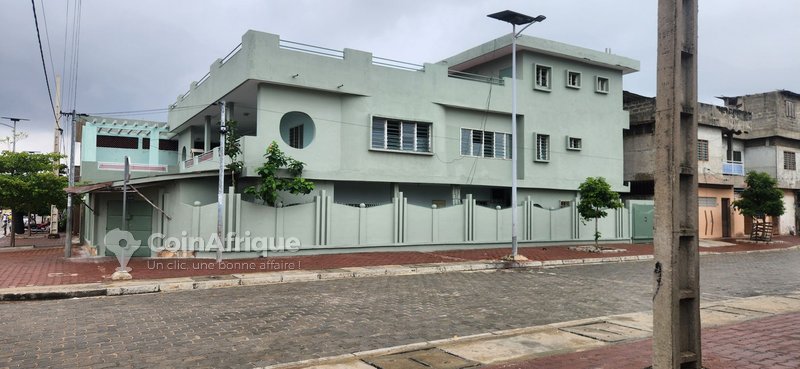 Vente villa duplex 9 chambres et 2 salons