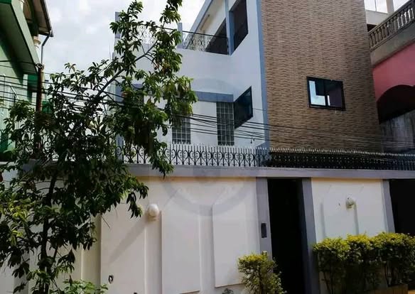 Belle Villa Moderne avec Espace de Fête