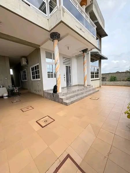 Grande Villa Duplex à Louer