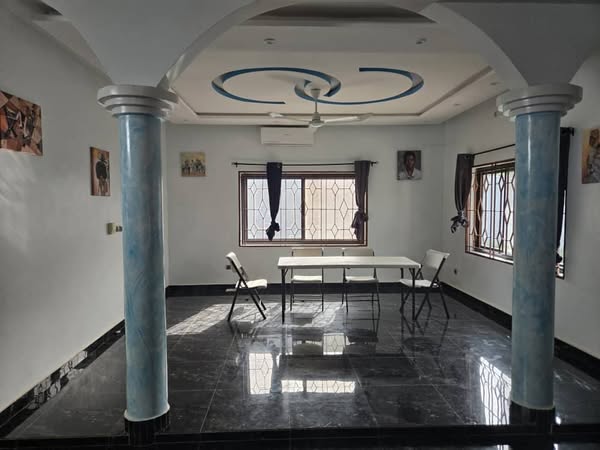Belle Villa 4 Chambres Salon Sanitaire
